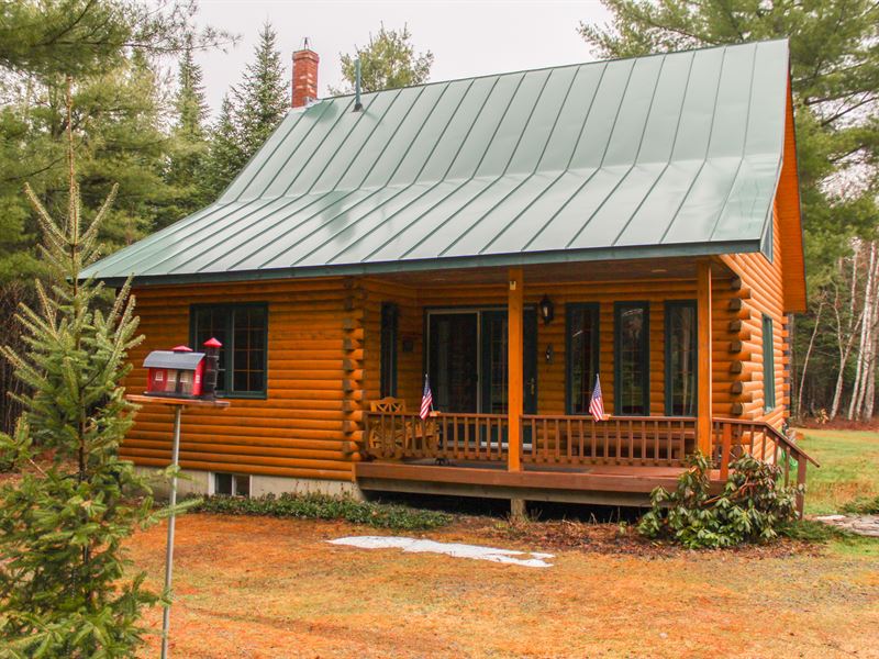 Streamside Log Home &amp; Camp : Ranch for Sale : Cambridge 